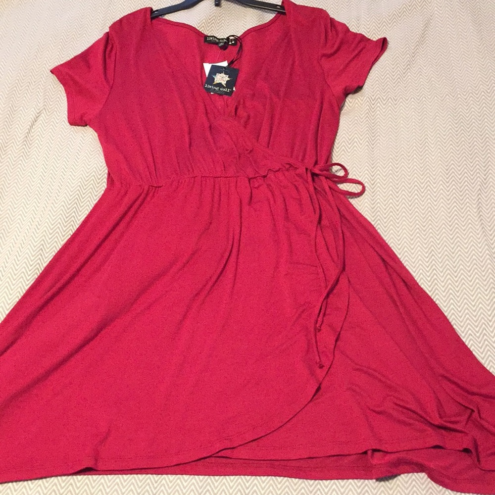 NWT. Living Doll short red wrap dress. Size 1x. - Picture 2 of 5